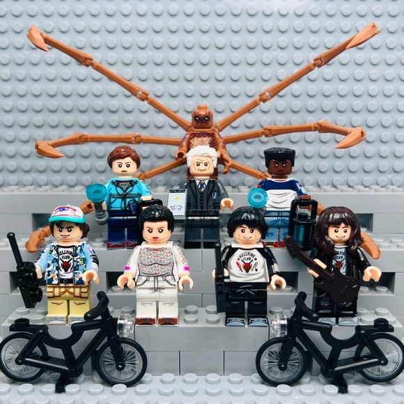Stranger Things Custom Minifigures Lot of 8 - Picture 1 of 6